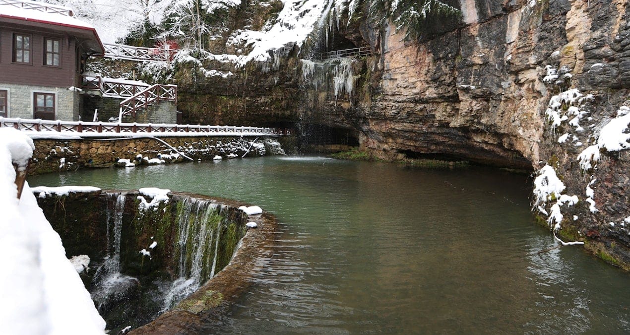 Çal Mağarası’nın gizemli dünyası: Ziyaretçi akınına uğradı