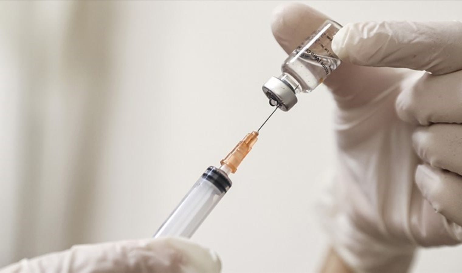 ‘Dünyanın yeni modern bir aşıya acil ihtiyacı var’