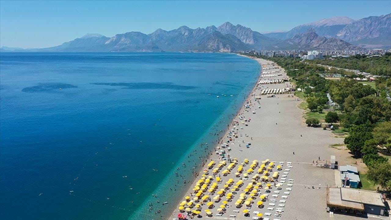 İki turistin biri Antalya’da kalıyor! Hedef dünyada ilk üçe girmek