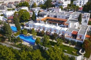 Manastır Otel’in Üzerinde Bulunduğu Kabristan Arsası Satış Gündeminde!