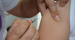Rahim ağzı kanserine karşı en güçlü kalkan: HPV aşısı