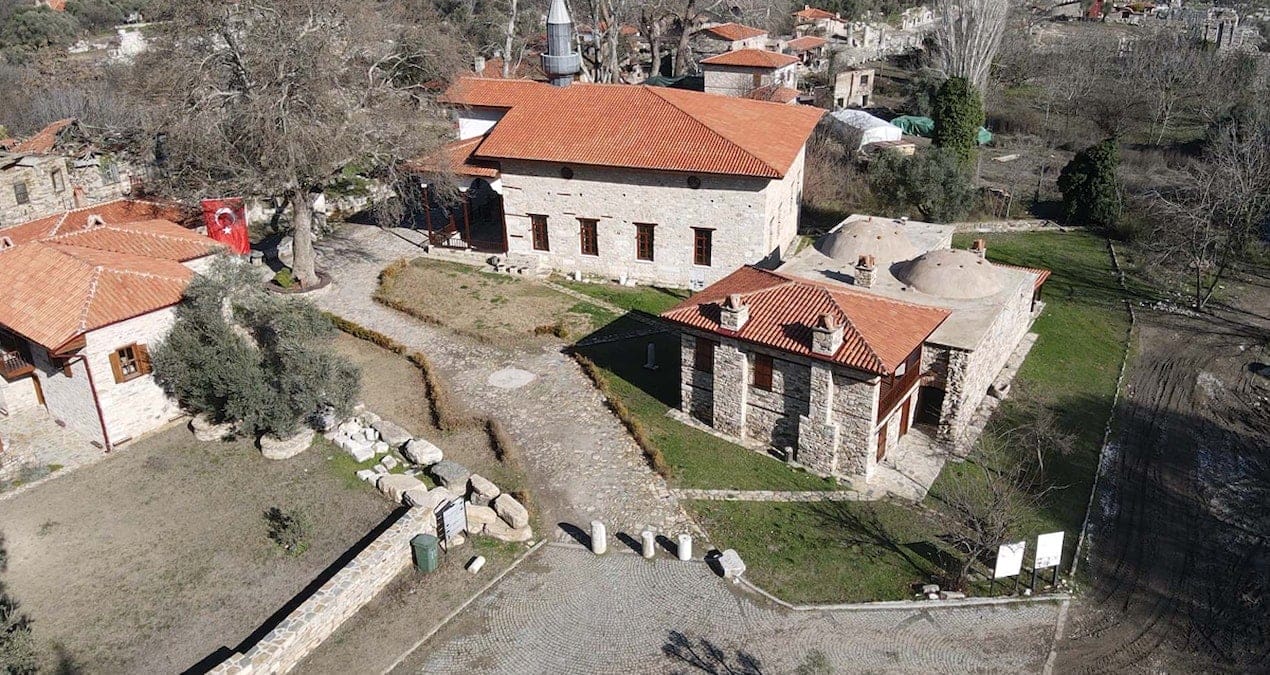 Stratonikeia Antik Kenti canlanıyor: Köy meydanı eski ihtişamına kavuşuyor!