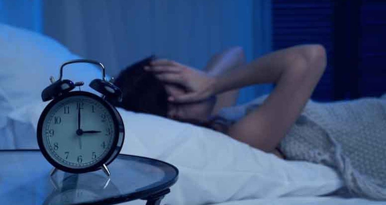 Uykusuzlukla savaşmanın basit yolu: Bunu 6 dakika boyunca yapın…