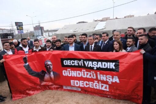 Başkan Mandalinci Hatay’da Depremzedelerle Buluştu