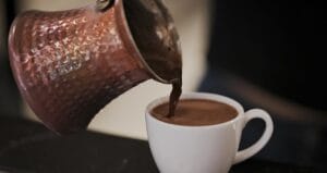 Aşırı kahve tüketmek kemik sağlığını tehdit ediyor