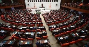 Belediyelere yönelik operasyonlar Meclis gündeminde