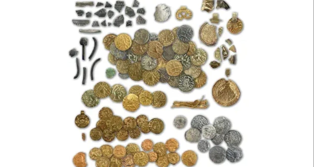 Bin 300 yıllık ‘şeytan parası hazinesi’ bulundu
