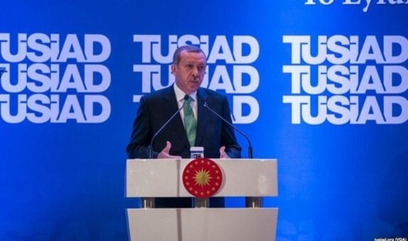 DİSK Genel Başkan Yardımcısı: TÜSİAD ve AKP’nin ‘dalaştığına’ bakmayın