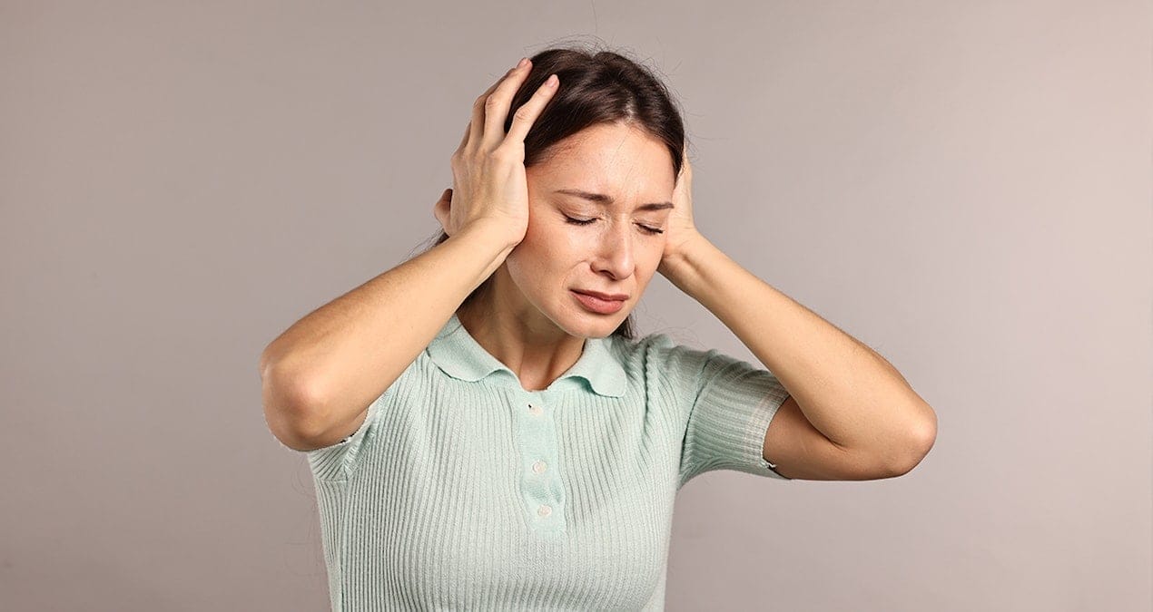 Kulağınızda bu sesleri duyuyorsanız dikkat! Uzman doktor, ölümcül bir nedeni olabileceğini açıkladı