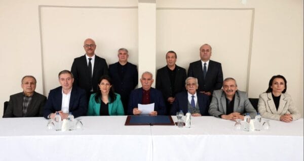 PKK kendini feshetsin