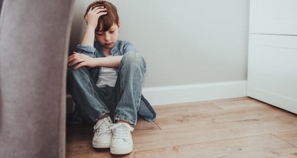 Uzmanlar uyardı: Çocuklarda depresyon riskini artırıyor!