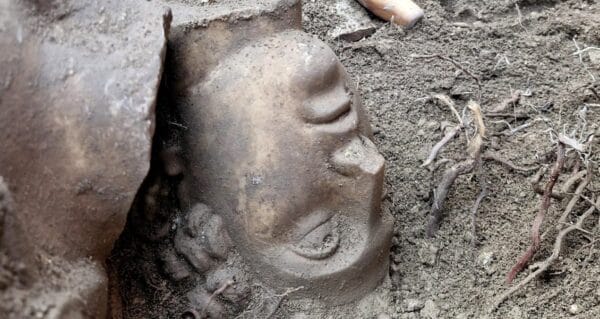 1800 yıllık keşif: Hermes heykeli gün yüzüne çıkarıldı
