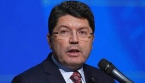 Adalet Bakanı Tunç, halkın direnişini ‘hukuk dışı’ olarak yorumladı
