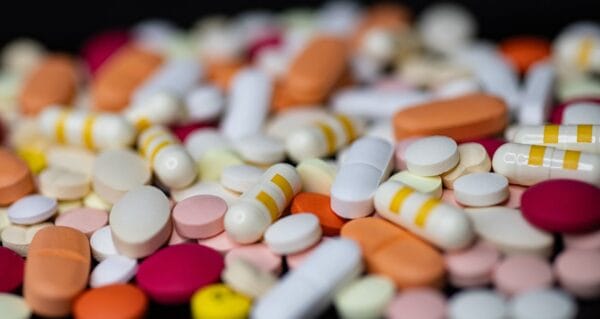 Antibiyotik kullanımı tehlikeli boyutta mı? Uzmanlar aşıya dikkat çekti!
