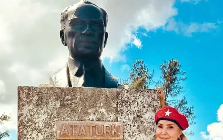 Yonca Evcimik’ten Küba’da Devrimci Selam