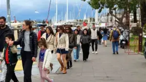 Bodrum’da Bayram Sakin Geçiyor: Hava Kapalı, Sahiller Yürüyüşle Dolu