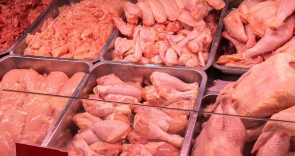 Marketten tavuk alırken dikkat! Beyaz çizgi varsa…
