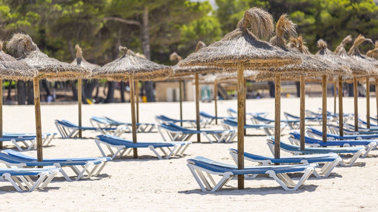 Plaj İşletmelerine Karşı Yargıtay’dan Emsal Karar: Şezlong Zorunluluğuna Son Verildi