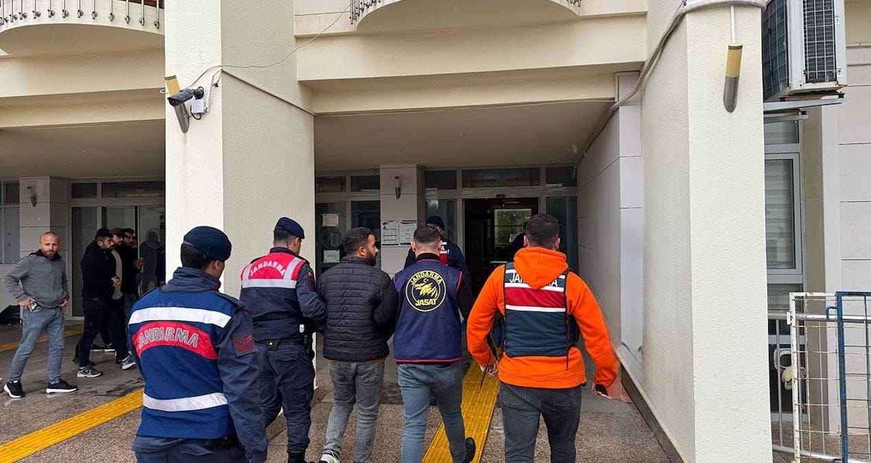 25 yıl hapis cezası ile sokaklarda gezen firari yakalandı