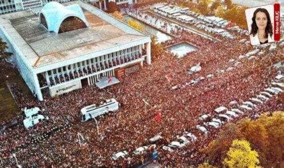 AKP’li kurmaylar endişeli:  ‘Parti toplumdan uzaklaşıyor’