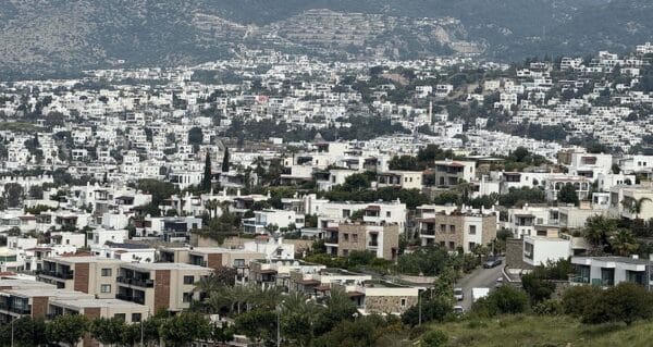 Başka yerde 2 ev kiralarsın, Bodrum’da sadece aidat ödersin!