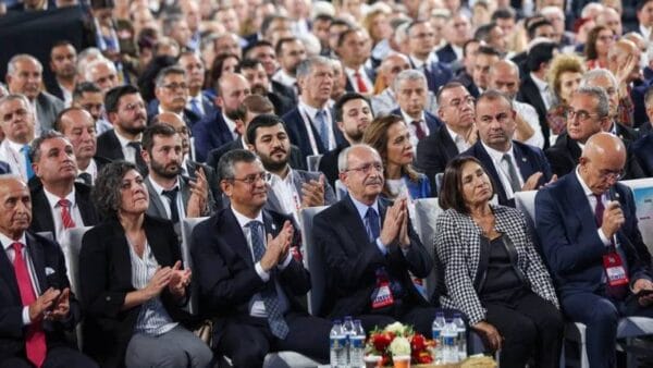 CHP kurultaylarına karşı açılan davalar birleştirildi