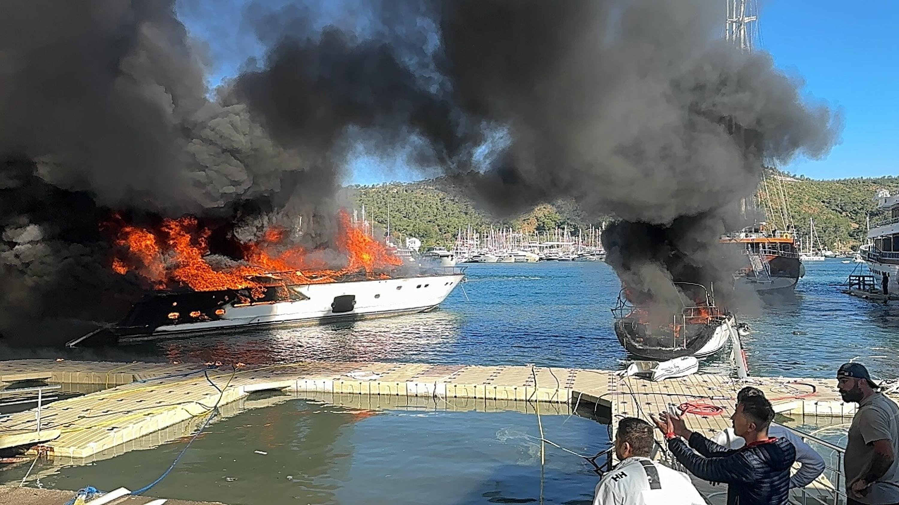 Fethiye'de iskelede yangın!