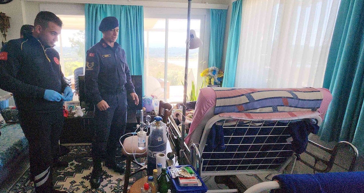 Hazine arazisine villa kondurdu: Yatalak annesiyle yıkım ekibine direndi!