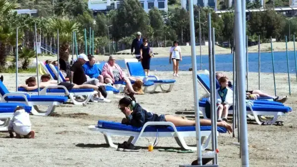 Bodrum’da Güneşli Sürpriz: Tatilciler Sahillere Akın Etti