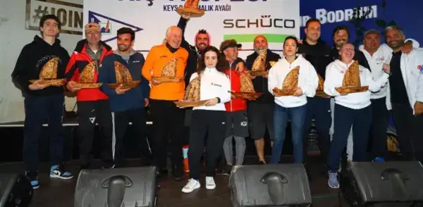 Bodrum Kış Trofesi’nde Zorlu Hava Koşullarına Karşın Yelkenler Suya İndi