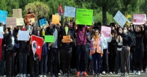Liselilerin Bodrum’daki eyleminde gerilim