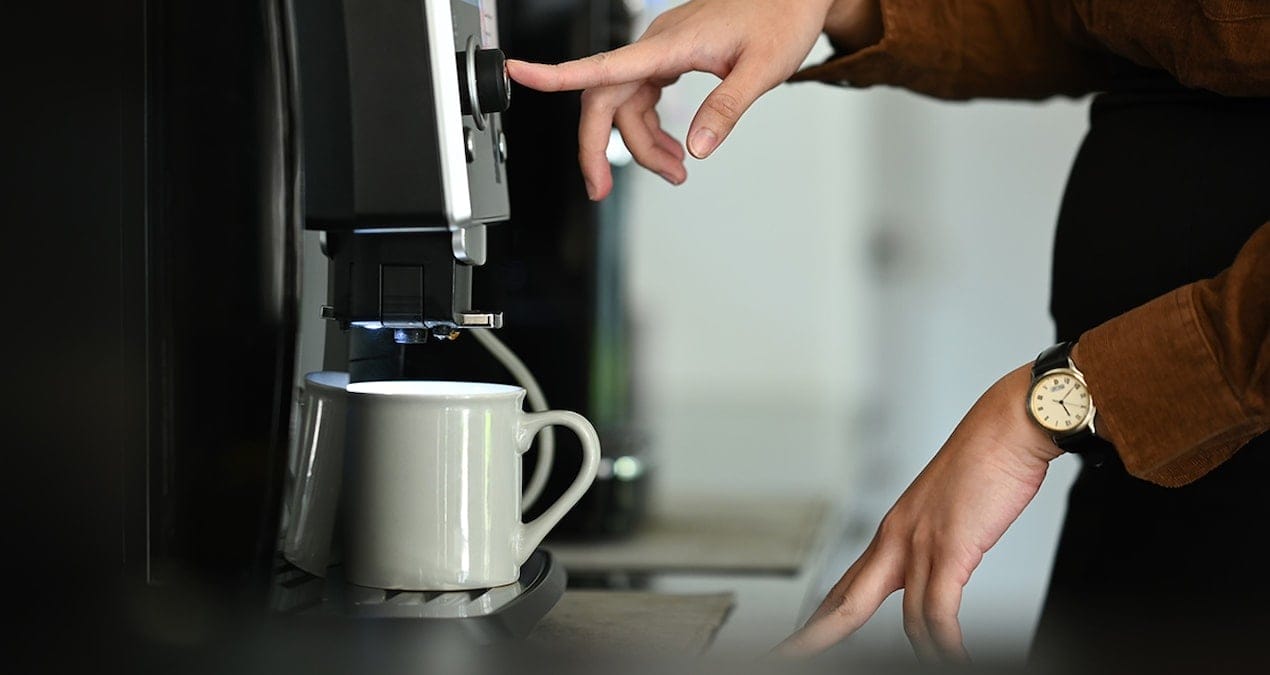 Meğer ofisteki çay ve kahve makinelerini kullanmamak gerekiyormuş! Bakın neye sebep oluyor