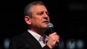 Özgür Özel’den 1 Mayıs açıklaması: Emekçiler hangi meydandaysa o meydanda onlarla kucaklaşacağız!