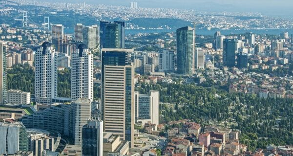 Siyasi kriz konutta planları bozdu