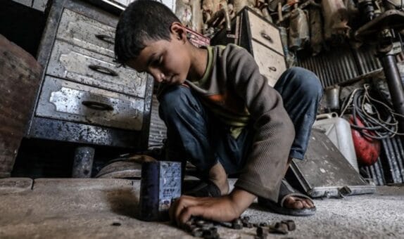 TÜİK verileriyle ortaya çıktı: Çocuk işçiliğinde korkunç tablo! Her dört çocuktan biri çalışmak zorunda