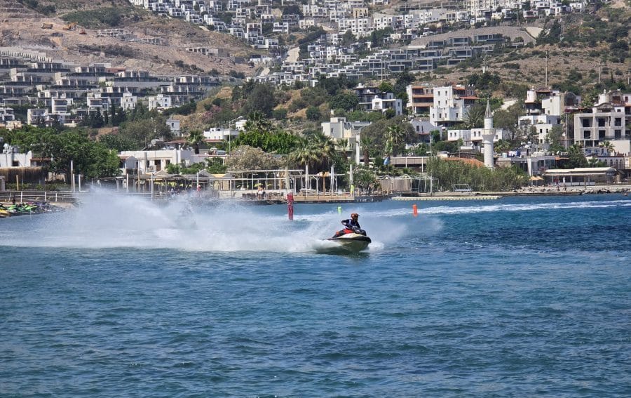 Su Jeti, Flyboard ve MotoSurf Şampiyonası Bodrum’da Nefes Kesti