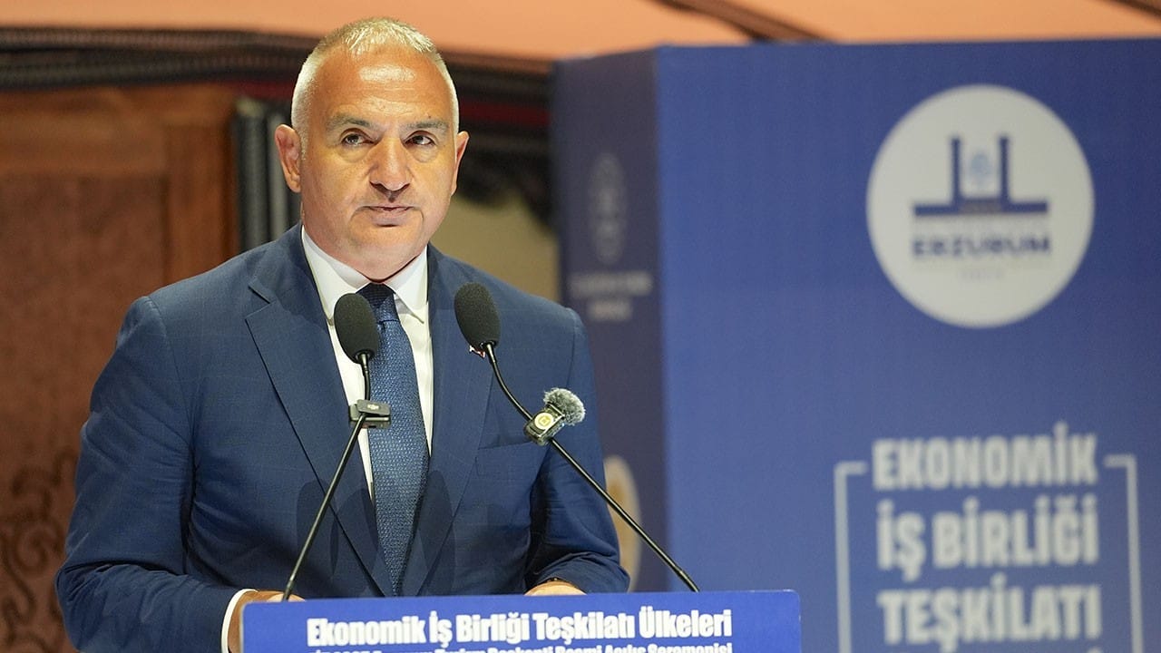 Bakan Ersoy: Turizmde hedefimiz dünyada ilk üç ülke arasına girmek