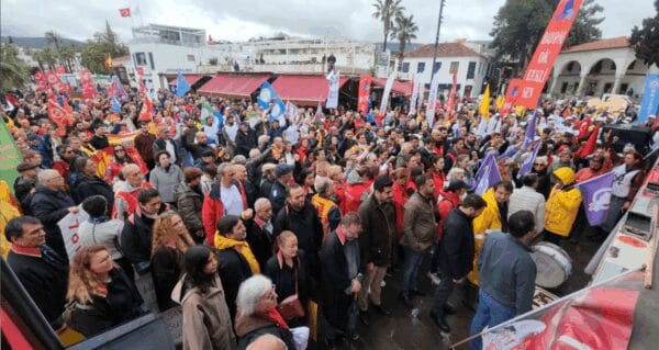 Bodrum’da yağmur altında 1 mayıs coşkusu