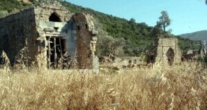 Bodrum’daki 1500 yıllık manastır zamana direniyor