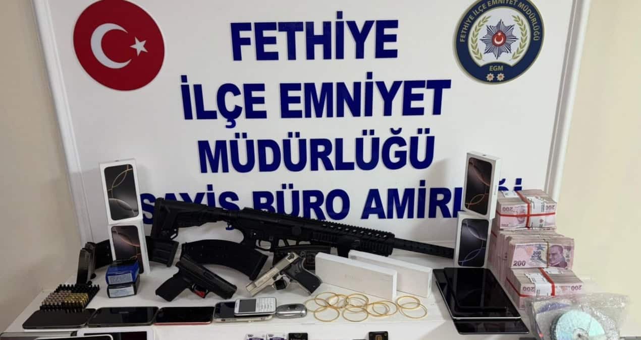 Dolandırıcılık şüphelisinin evinden cephanelik çıktı