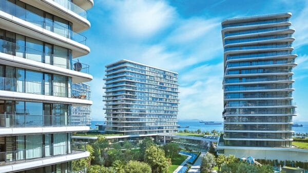  Mars Gayrimenkul Başkanı Hakan Bucak: Faizler düştüğünde bugünkü fiyatları arıyor olacağız