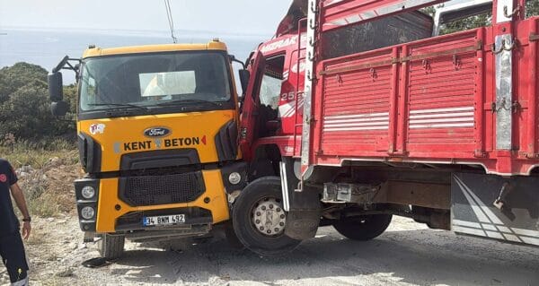 Muğla’da feci son: Beton mikseri ile kamyonun arasında sıkıştı
