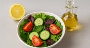 Salatanın sırrı limon mu, sirke mi? Hangisi gerçekten daha sağlıklı?