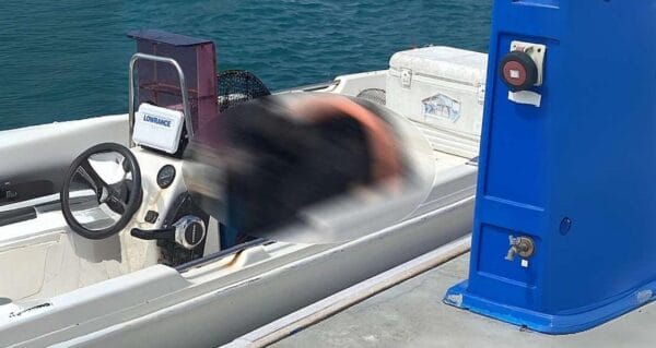 Tekne kaptanı lastik botta ölü bulundu