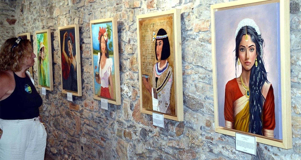 27 ülkenin çiçek başlı kadınları bu sergide, serginin açılışında hüzün yaşandı