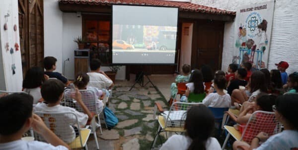 Gözcüler Evi’nde Yaz Coşkusu: Sinema Gecesi ve Atölyelerle Tatil Şenleniyor