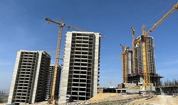 Azalan Güvene Rağmen Sektör Hız Kesmiyor