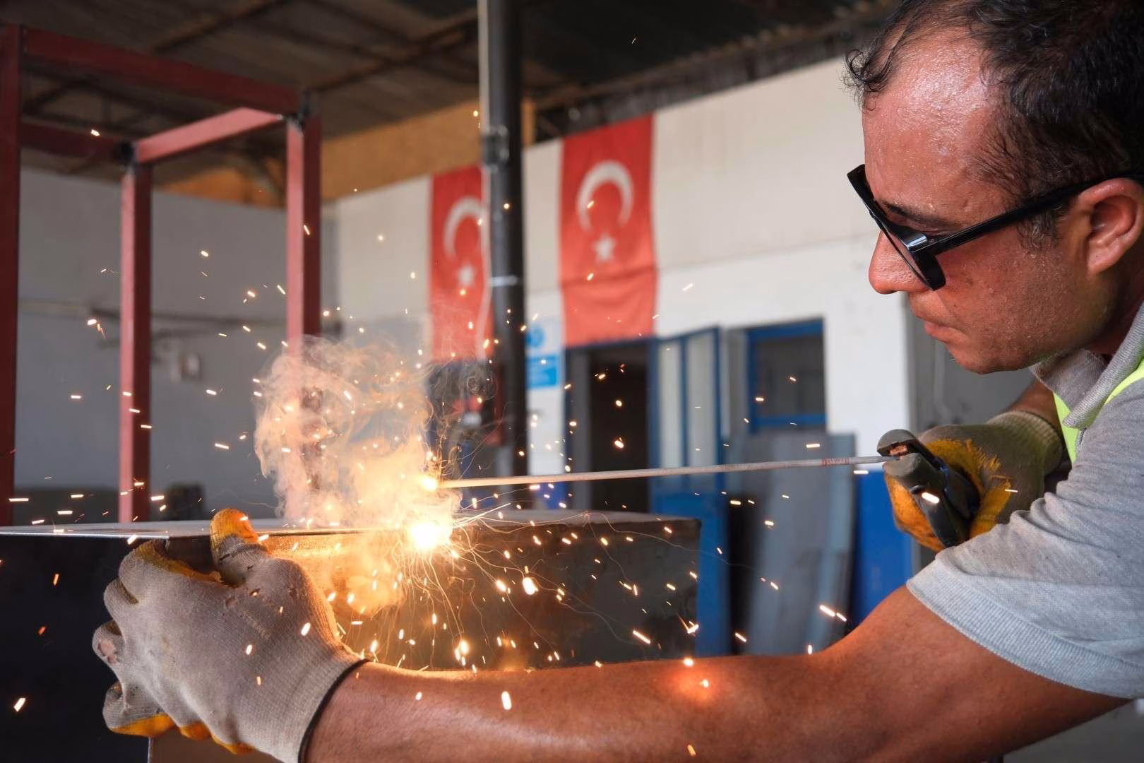 Bodrum Belediyesi Kent Mobilyalarını Kendi Üretiyor