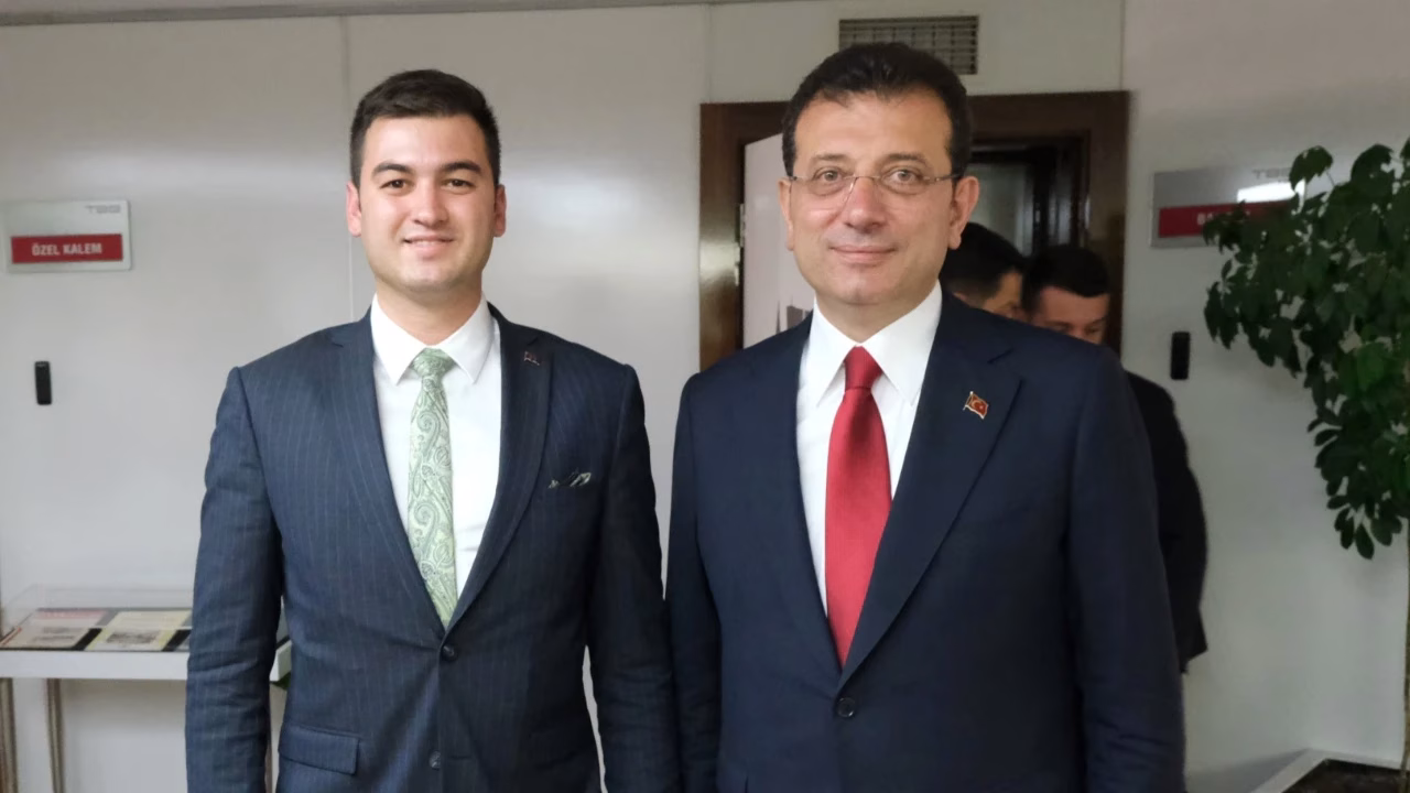 “Halkçı belediye dediler, gazeteciyi kapı önüne koydular” “Halkçı belediye dediler, gazeteciyi kapı önüne koydular”