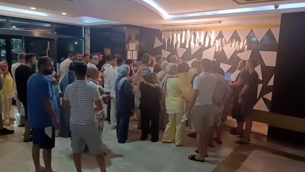 Bodrum’da Tatil Krizi: Turistler Otel Önünde Eylem Yaptı